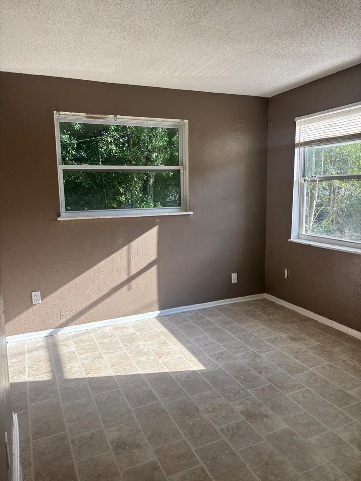 1115 Rushing St #1115 - Photo 5 of 22