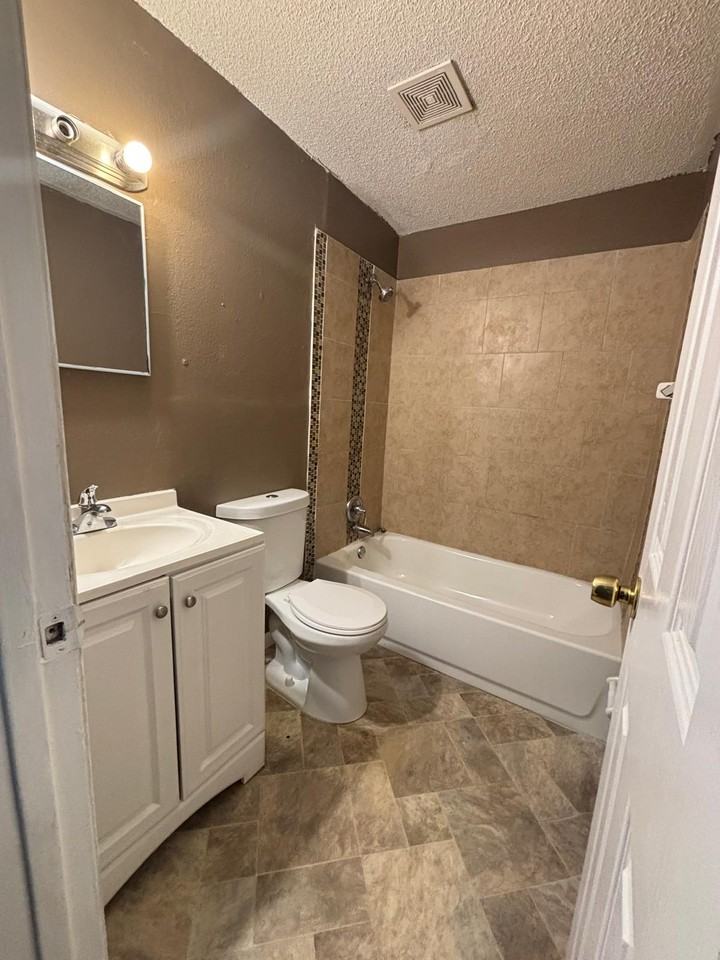 1115 Rushing St #1115 - Photo 7 of 21