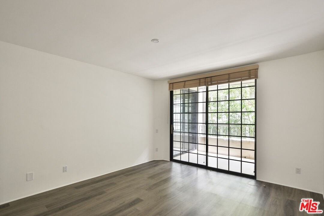 555 S Barrington Ave Ph 522 #522 - Photo 6 of 21