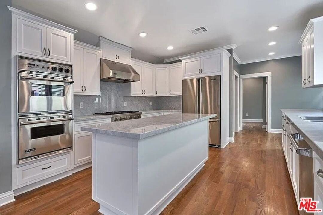 515 S Van Ness Ave - Photo 4 of 23