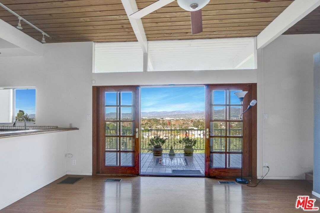 11667 Picturesque Dr - Photo 2 of 14