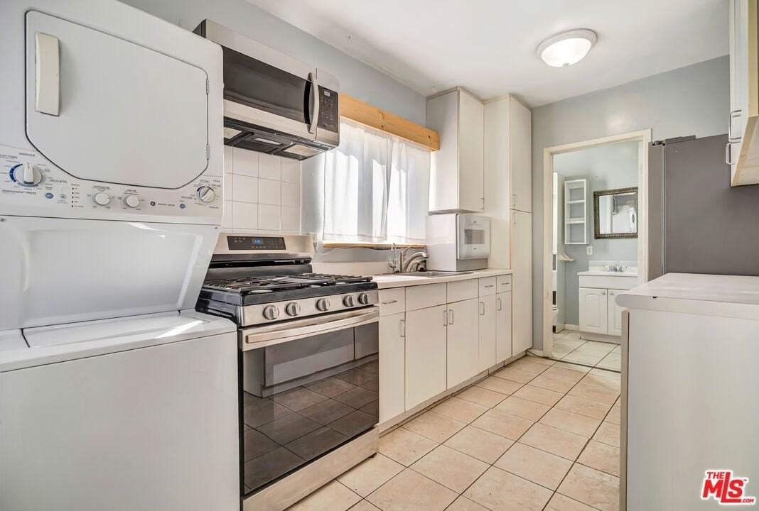 15157 Valleyheart Dr Unit B #B - Photo 6 of 17