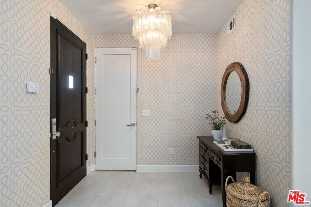 1745 S Barrington Ave - Photo 5 of 35