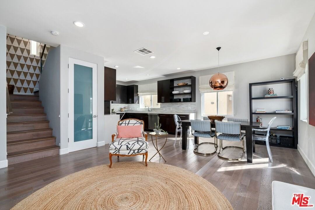 1745 S Barrington Ave - Photo 7 of 35