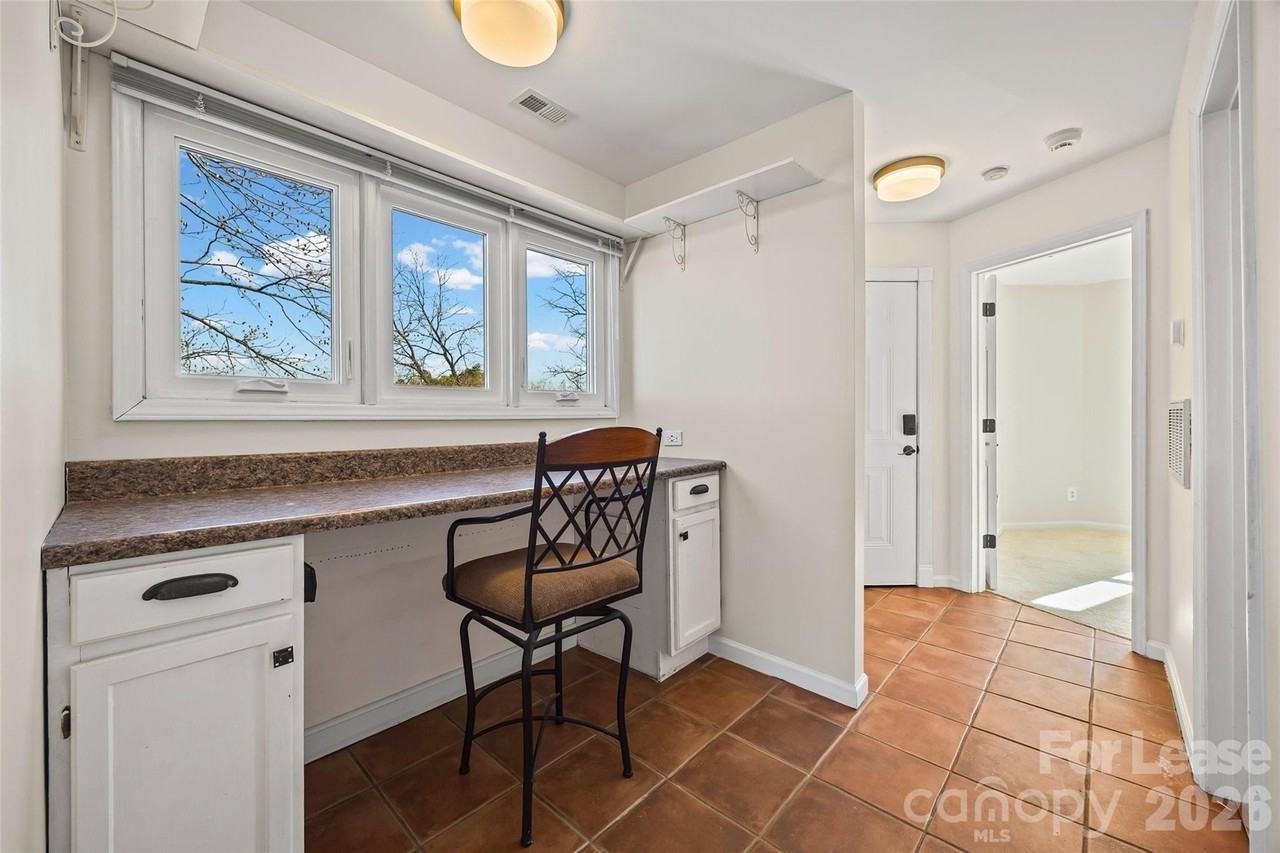 372 Northwest Dr - Photo 6 of 29