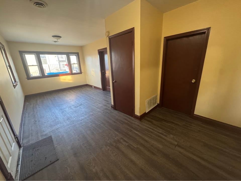 105 E 39th Ave #2 - Photo 6 of 33