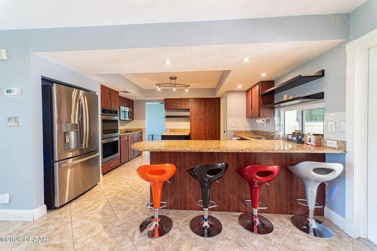 864 S Beach St - Photo 5 of 25