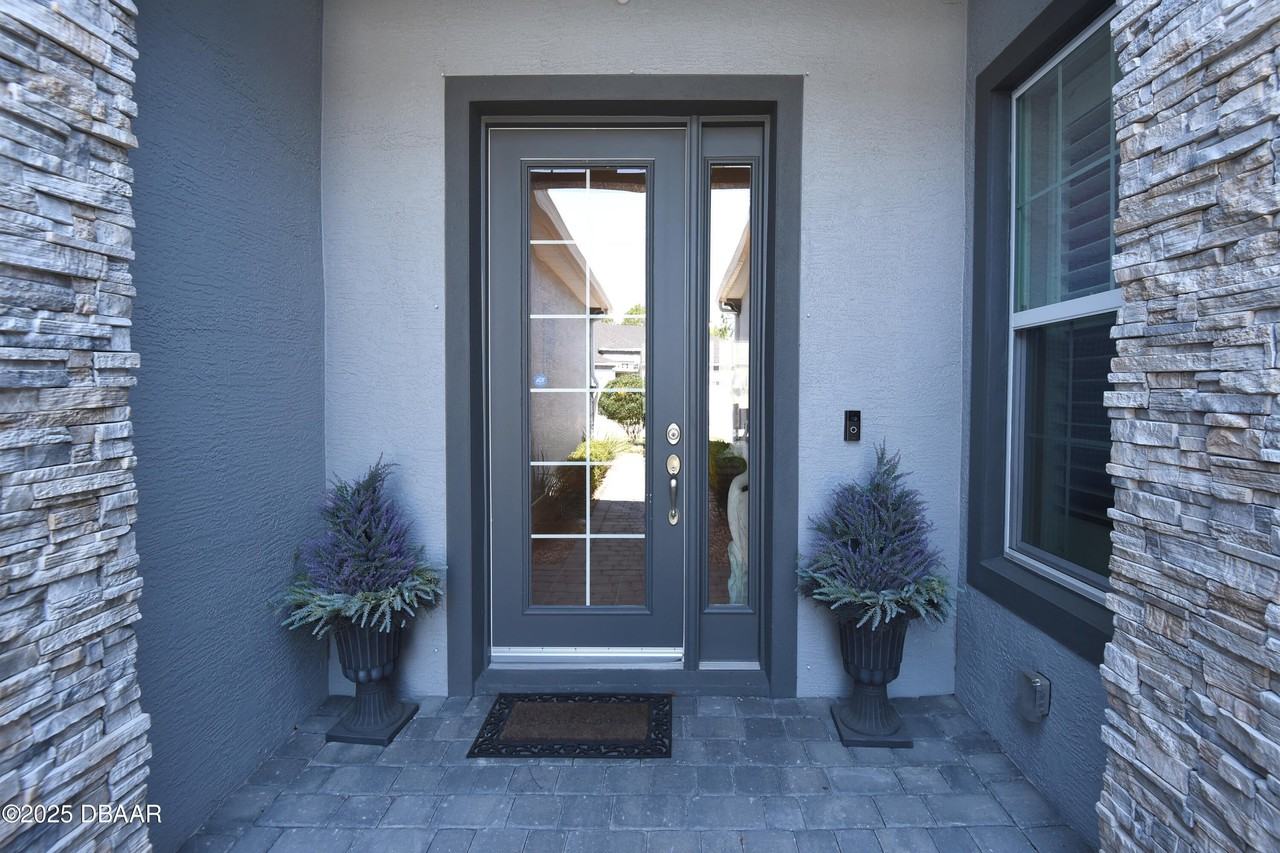 6356 Hanfield Dr - Photo 2 of 34