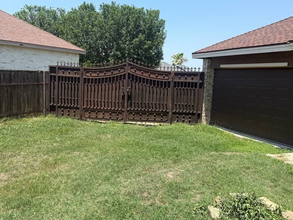 3698 Crown Way Dr - Photo 4 of 24