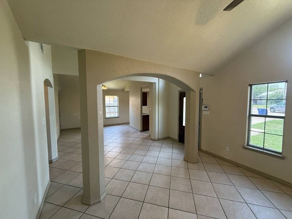 3698 Crown Way Dr - Photo 5 of 24