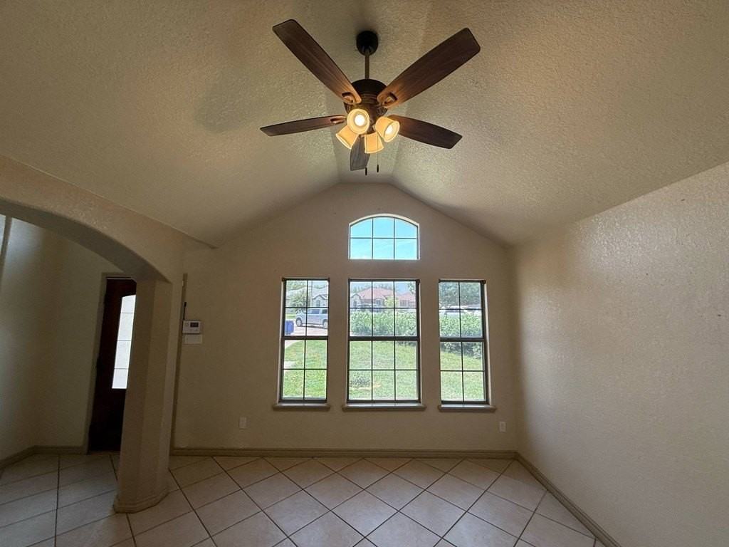 3698 Crown Way Dr - Photo 6 of 24