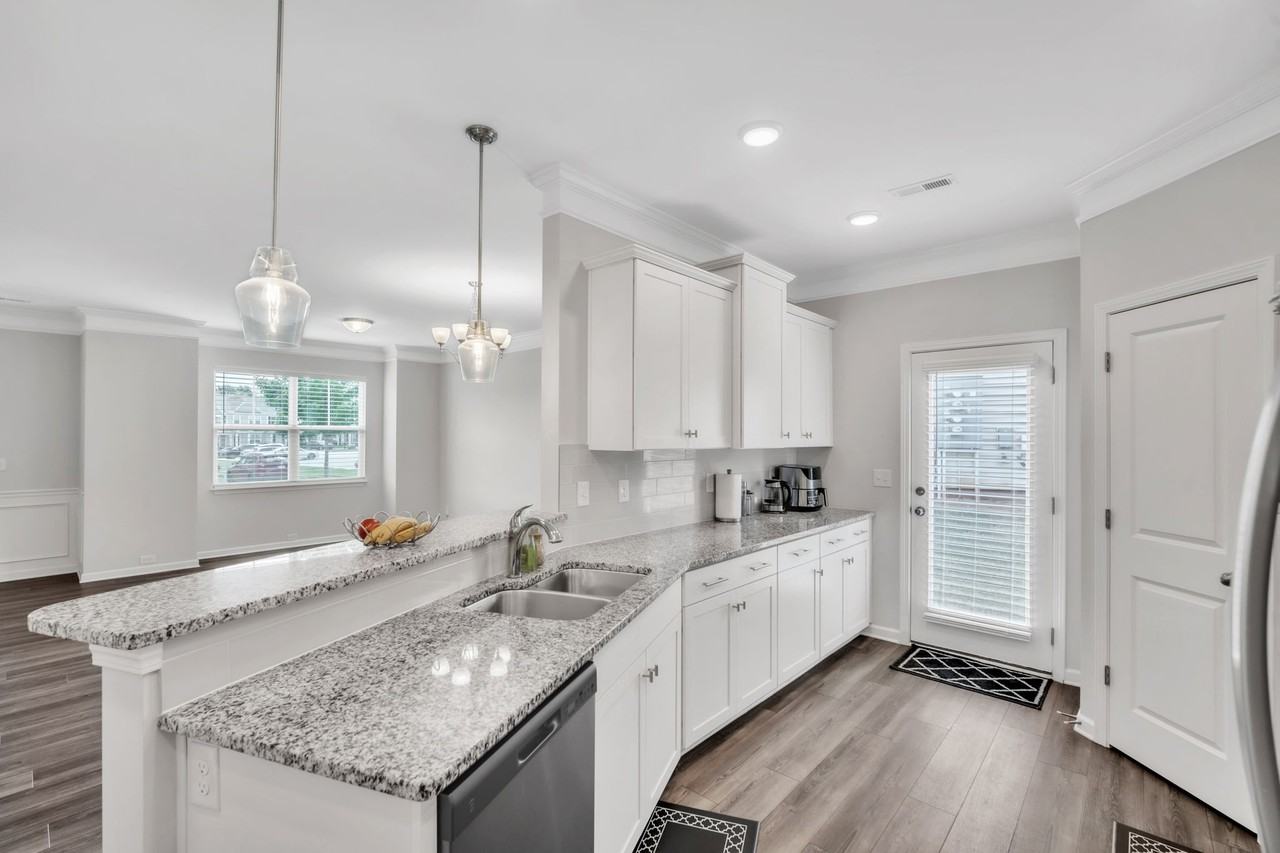 351 Intrepid Ct #1 - Photo 5 of 27