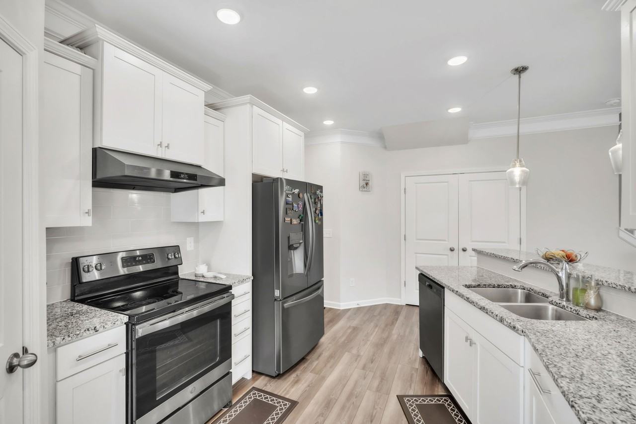 351 Intrepid Ct #1 - Photo 6 of 27