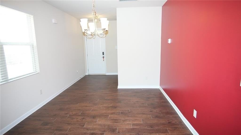 813 Blue Hill Ln - Photo 7 of 41