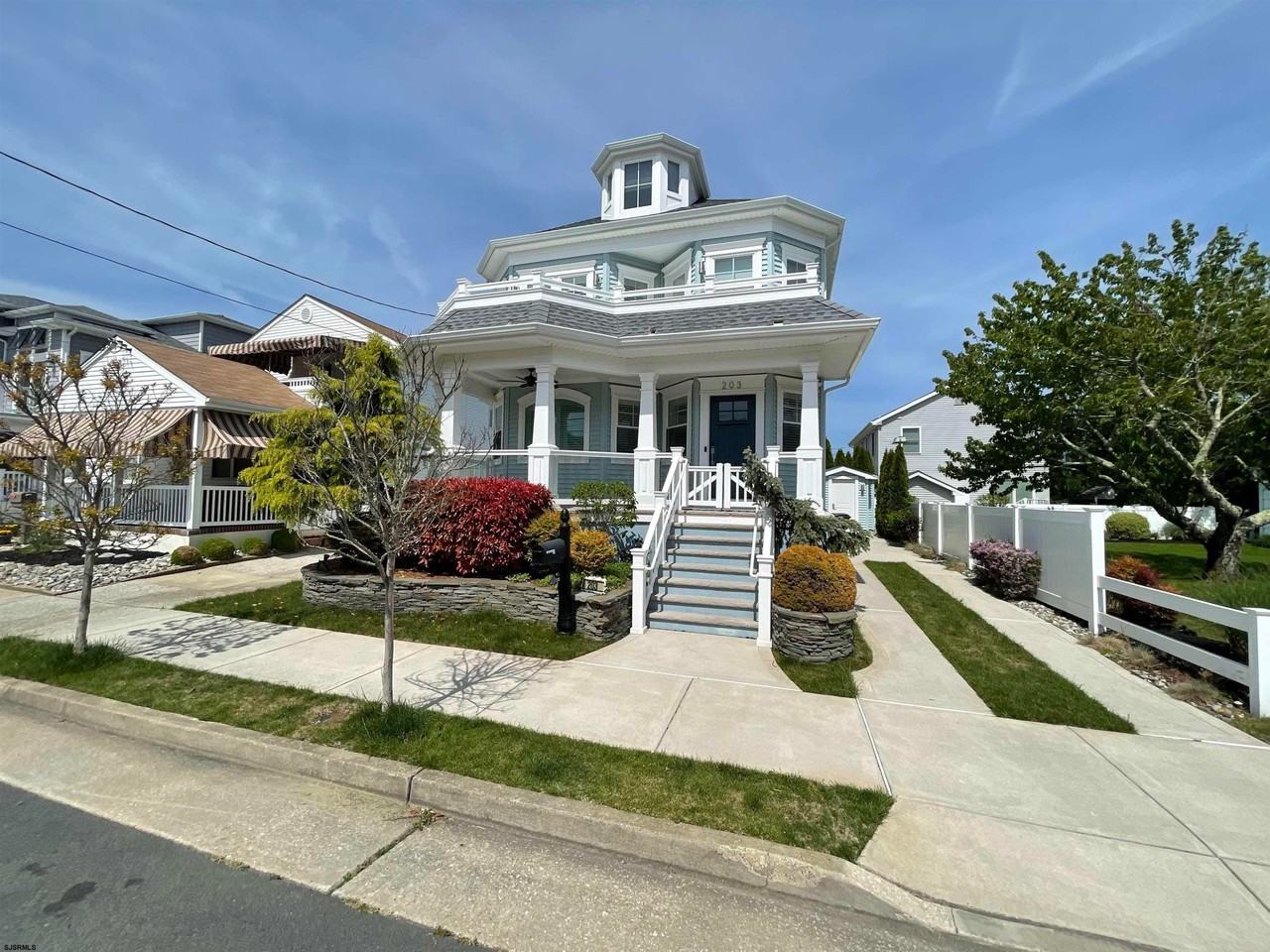 203 N Huntington Ave - Photo 3 of 31