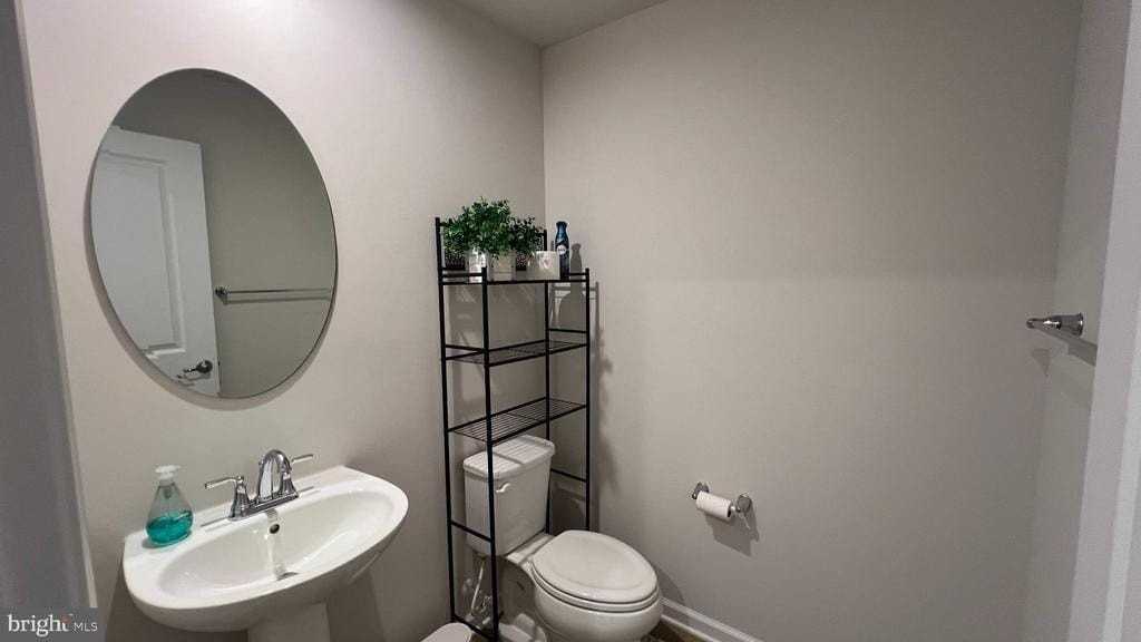 11 Sidney Ln - Photo 4 of 31