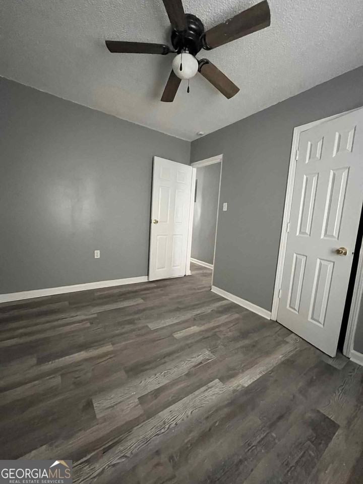 2062 Mutual Ave - Photo 6 of 10