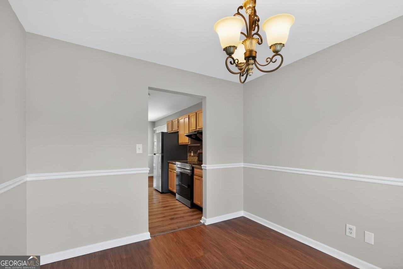 7700 Lakeshore Ct - Photo 6 of 20