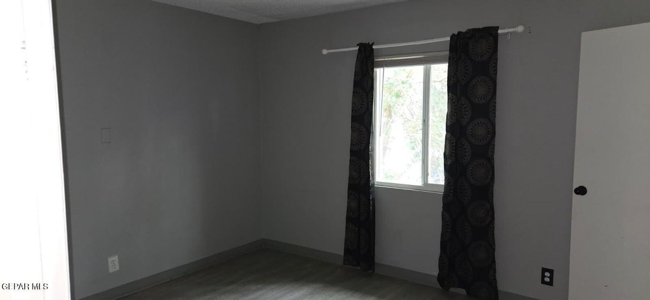 187 N Awbrey St Apt 2 #2 - Photo 6 of 11