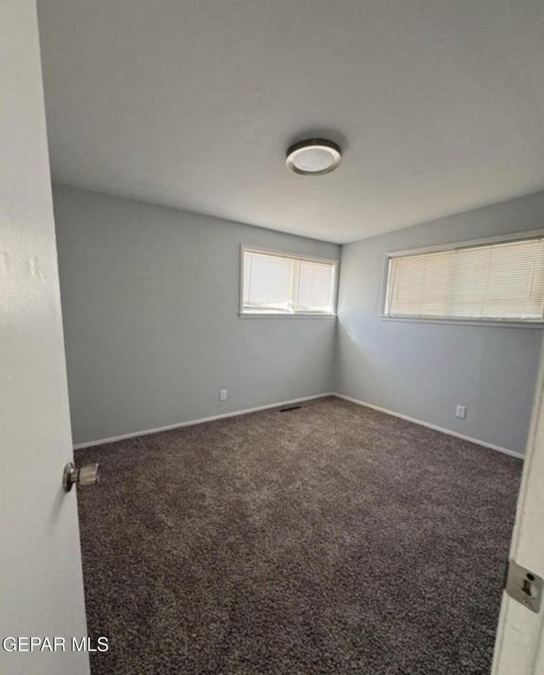 5217 Danny Dr - Photo 6 of 12