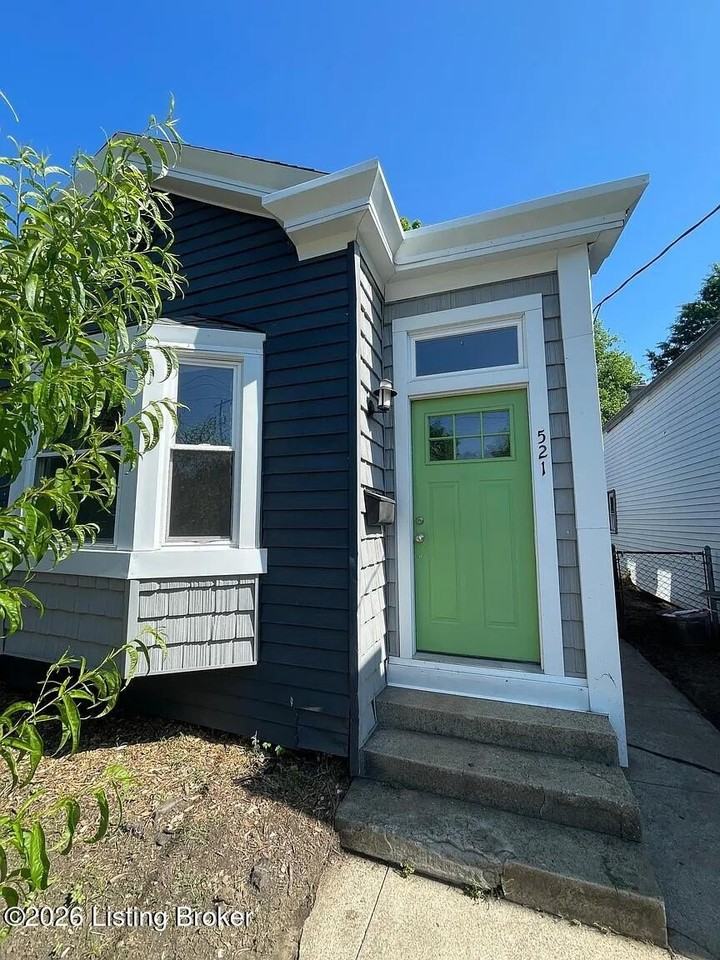 521 E Ormsby Ave - Photo 2 of 20