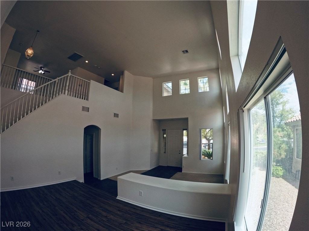 5843 Noble Stand St - Photo 4 of 47