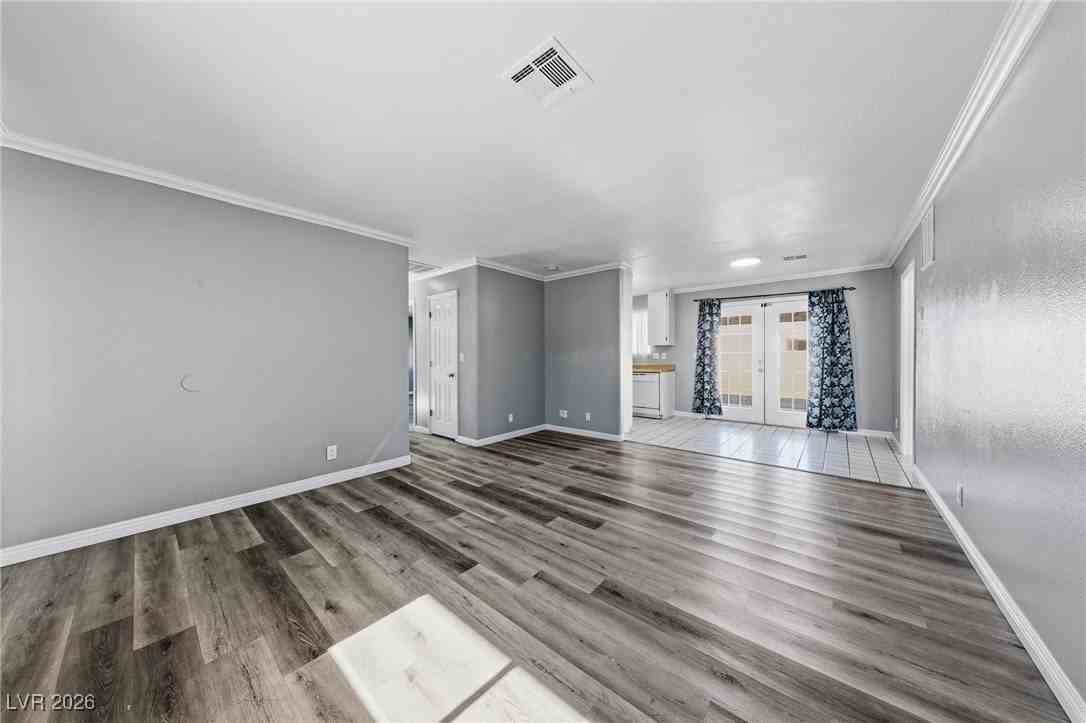 251 Meyers Ave - Photo 3 of 19