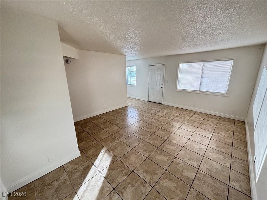 5132 Pebble Beach Blvd #B - Photo 5 of 16