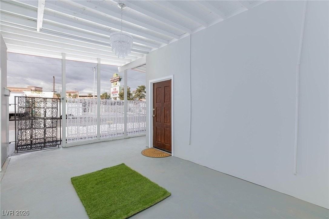 3008 Lawndale St - Photo 3 of 37