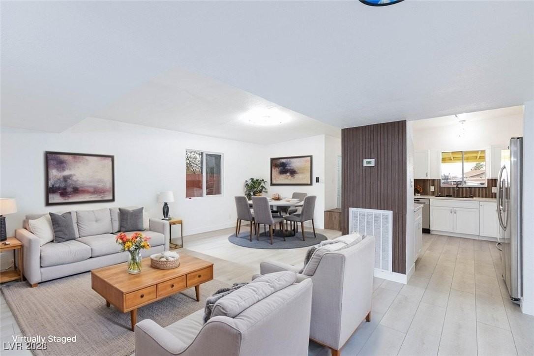 3008 Lawndale St - Photo 6 of 37