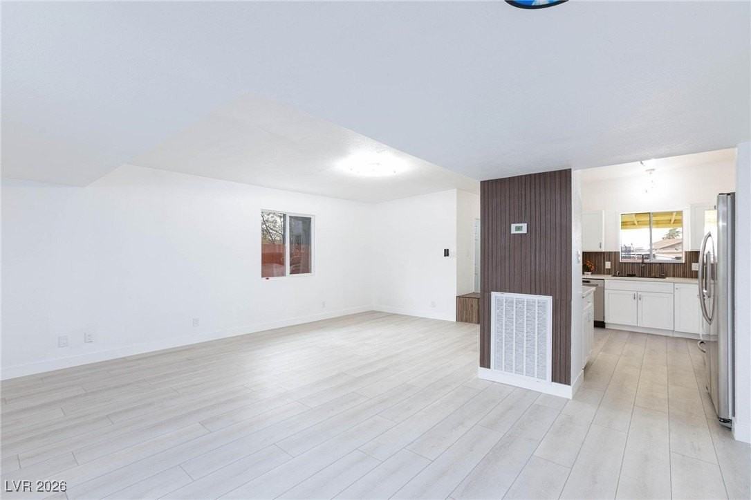 3008 Lawndale St - Photo 7 of 37