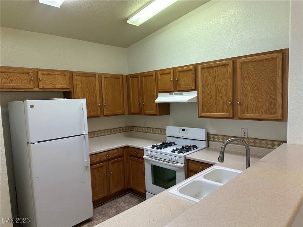 2596 Land Rush Dr - Photo 4 of 13