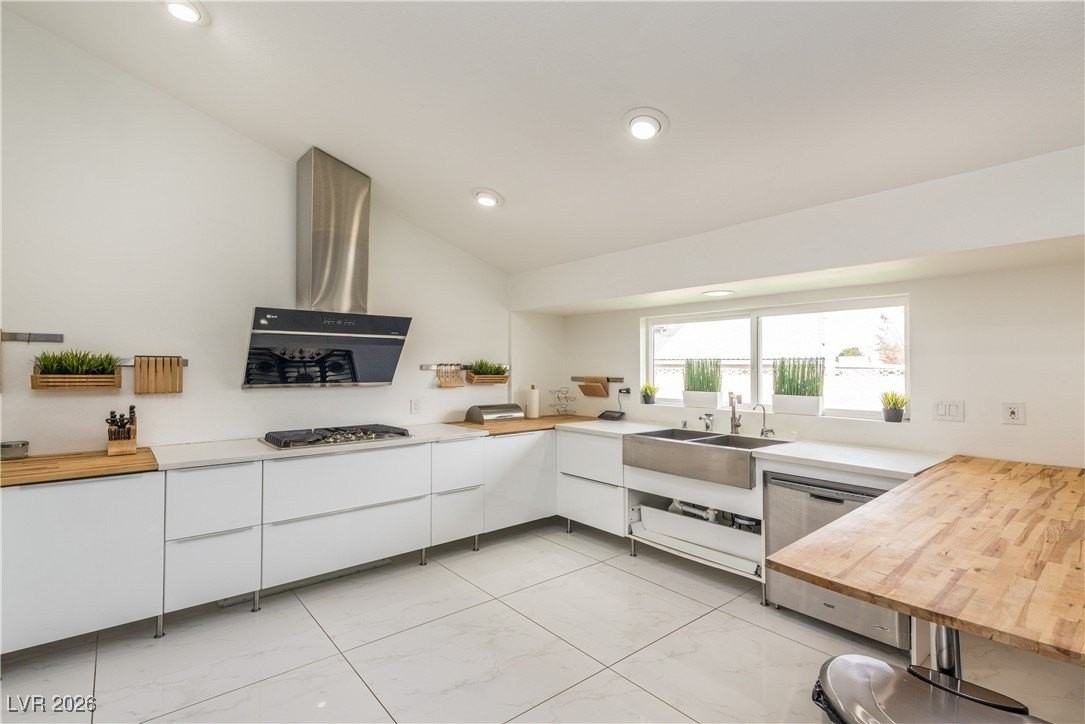 3954 Keystone Ct - Photo 6 of 27