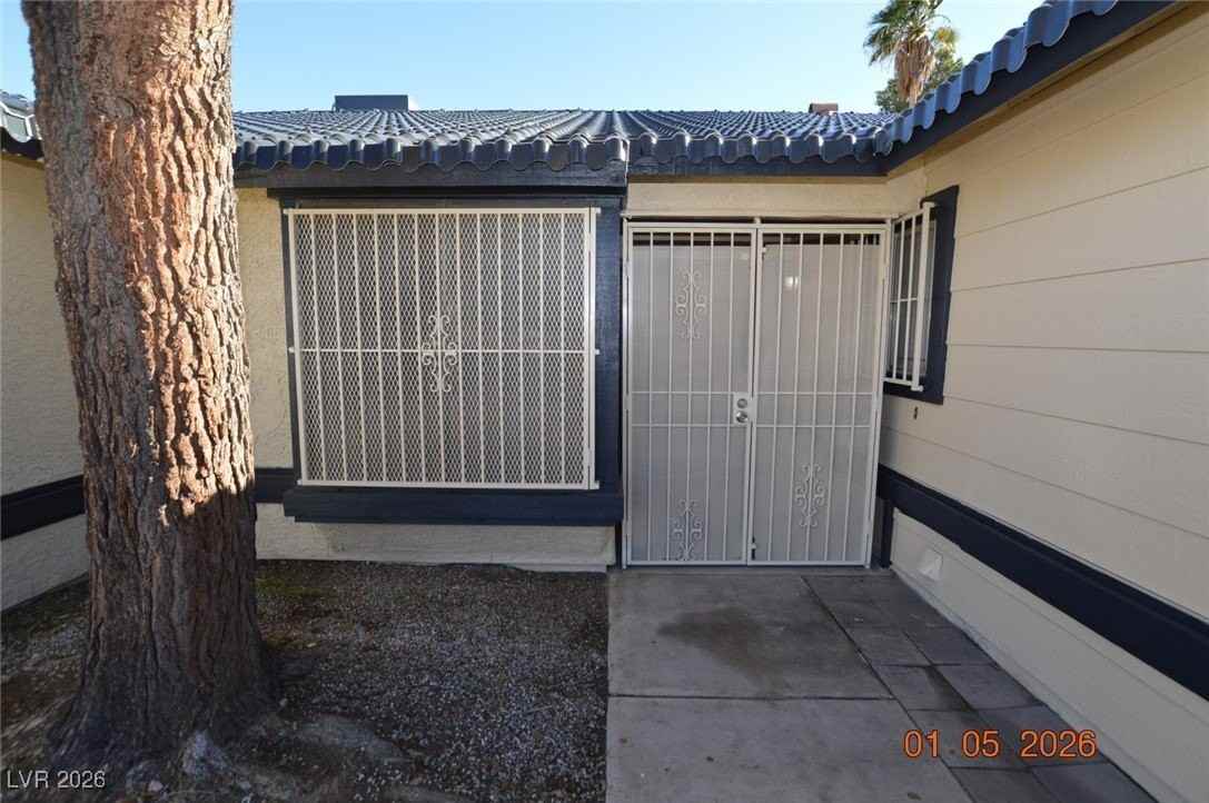 1925 Ann Greta Dr - Photo 3 of 21