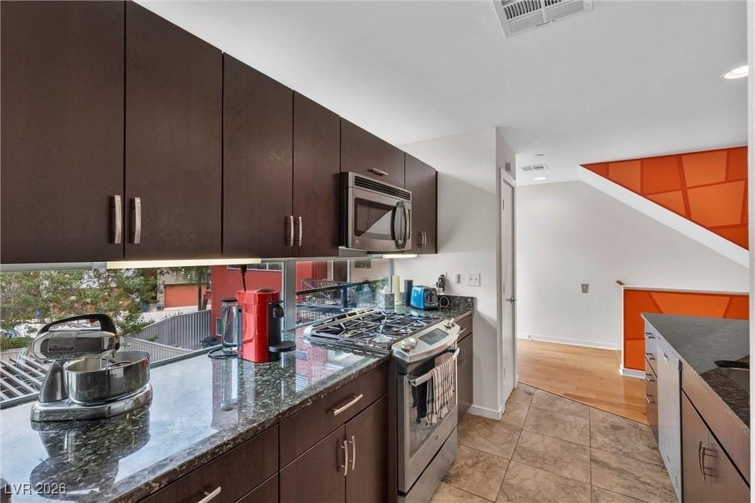 2006 Yaupon Ave #NONE - Photo 4 of 10