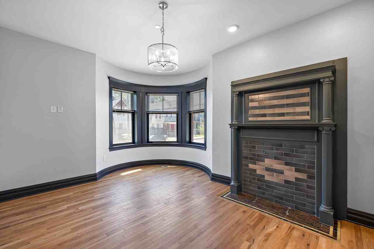 4004 Porter St - Photo 7 of 29