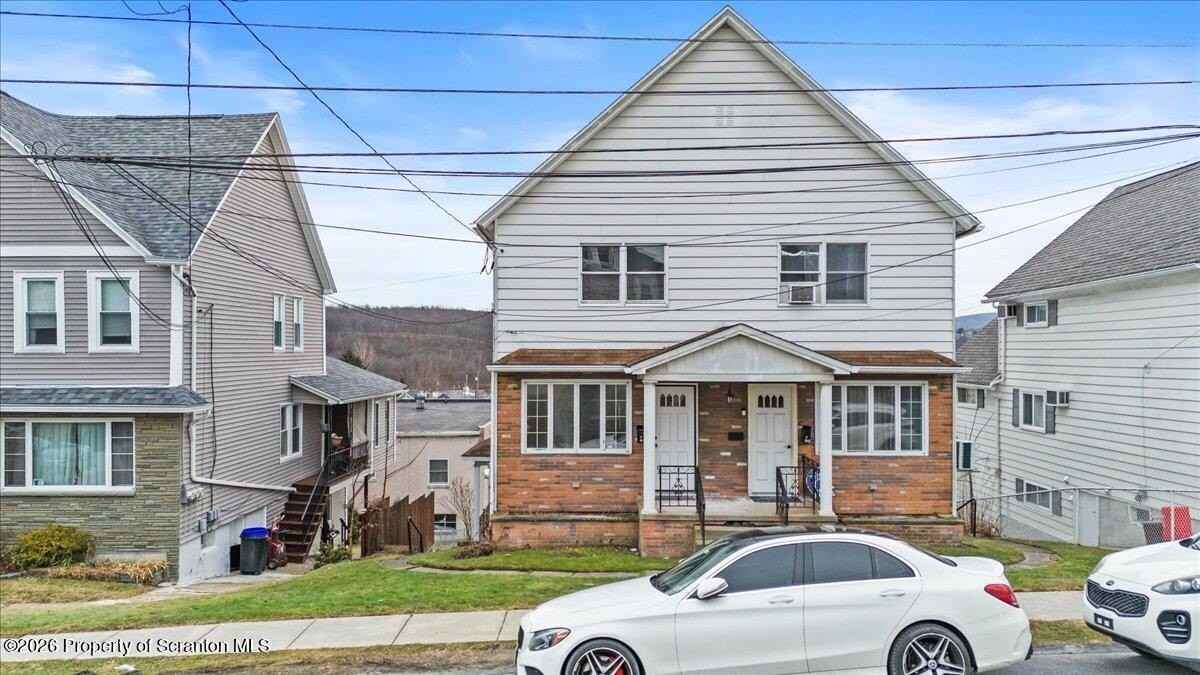 714 Carmalt St - Photo 2 of 24