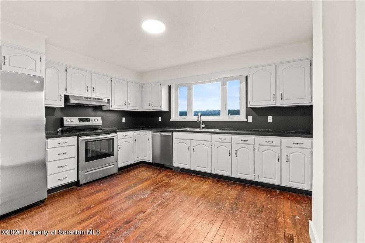 714 Carmalt St - Photo 7 of 24