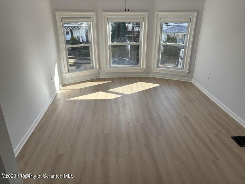 127 N Lincoln Ave - Photo 4 of 15