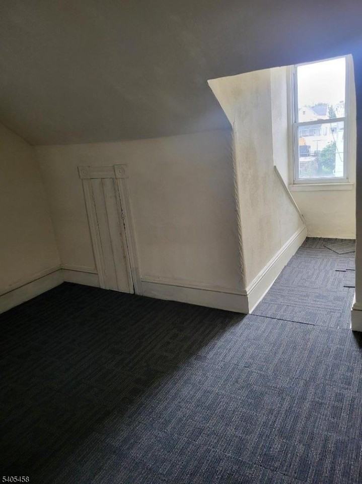 258 Chambers St - Photo 3 of 9