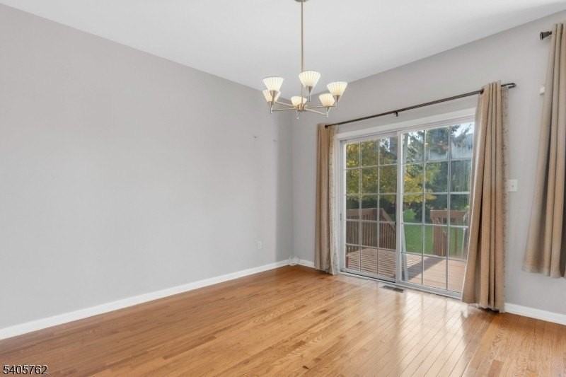 107 Gladstone Dr - Photo 4 of 23