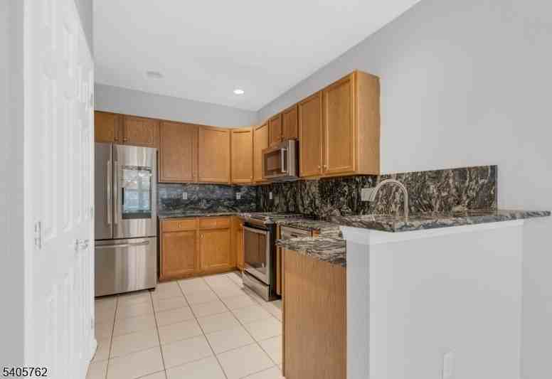 107 Gladstone Dr - Photo 6 of 23