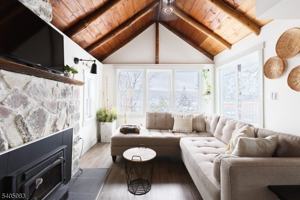 featured image of 377 Lakeside Rd