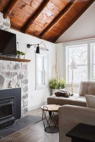 377 Lakeside Rd - Photo 3 of 22