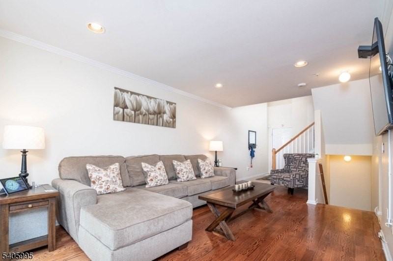 206 Sheffield Ct - Photo 3 of 18