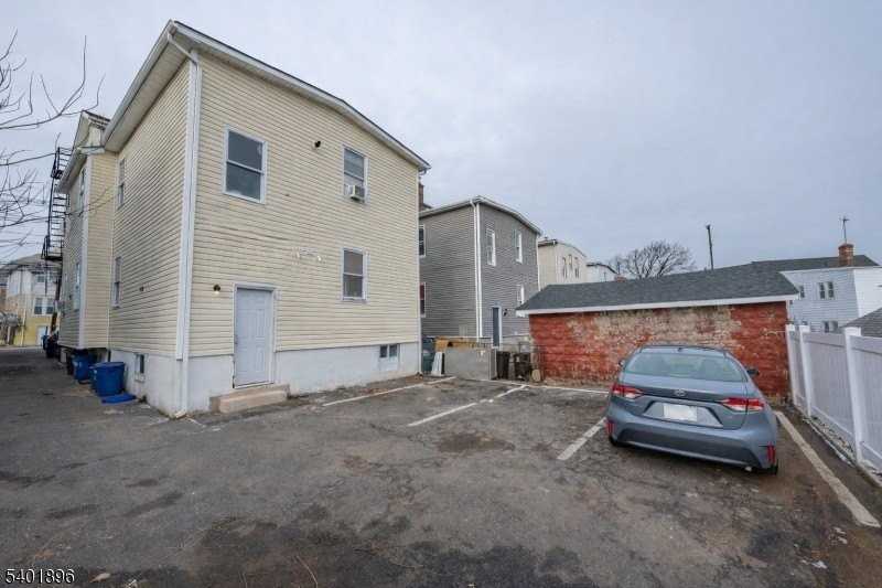 65 Grove St Apt 1st - Photo 3 of 19