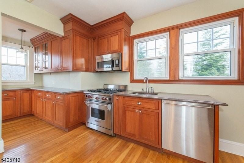 479 Grove St - Photo 6 of 24