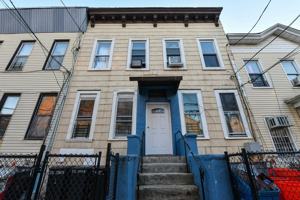 featured image of 531 28th St #1