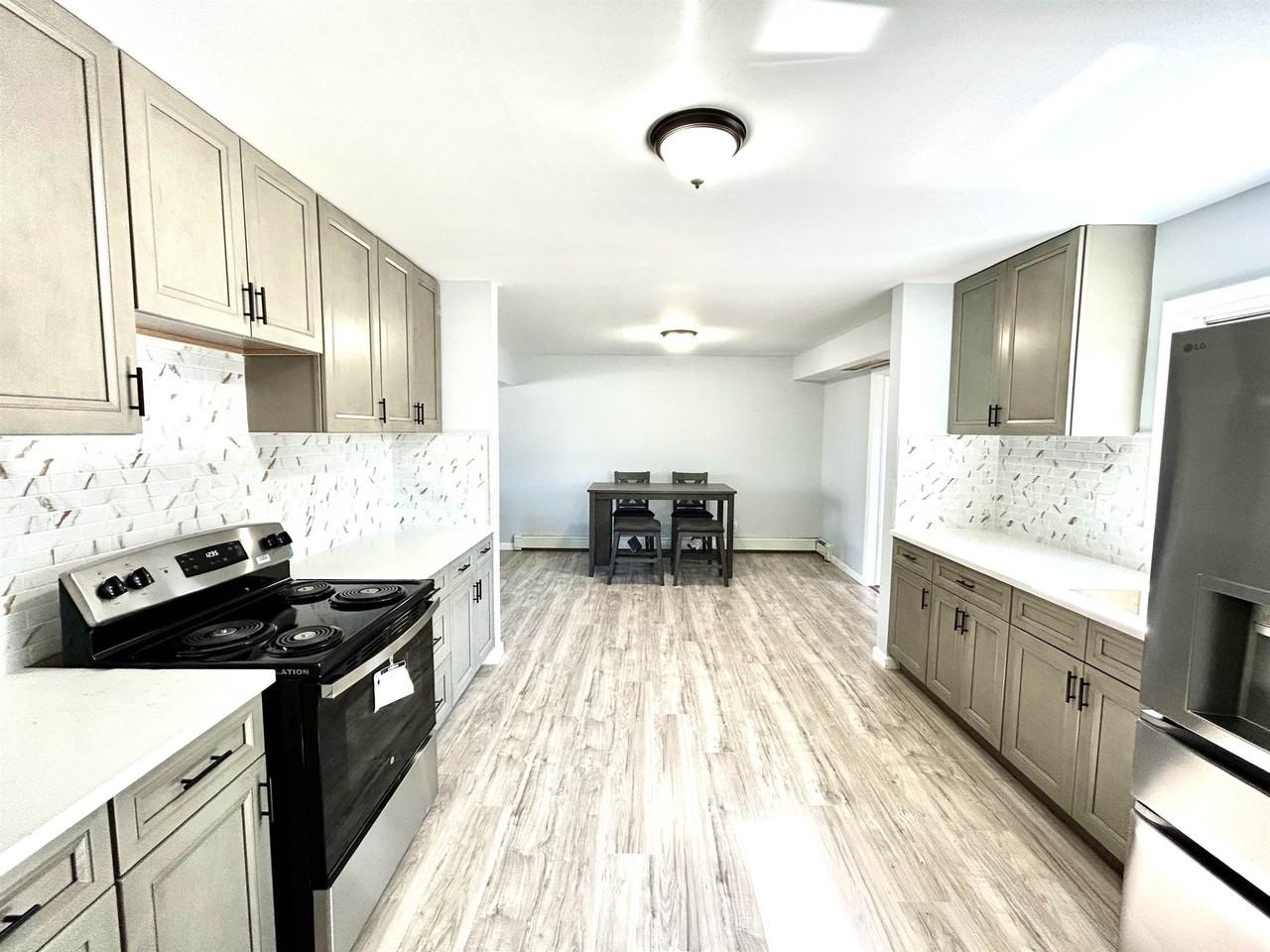 19 Oakdale Rd - Photo 6 of 26