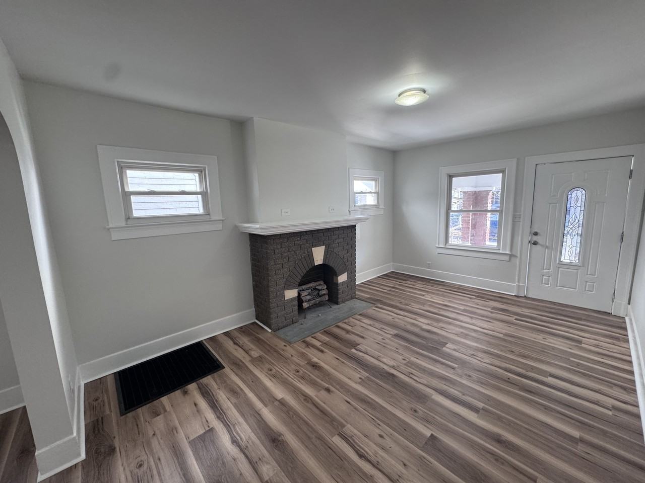 310 S 42nd St #1 - Photo 4 of 15